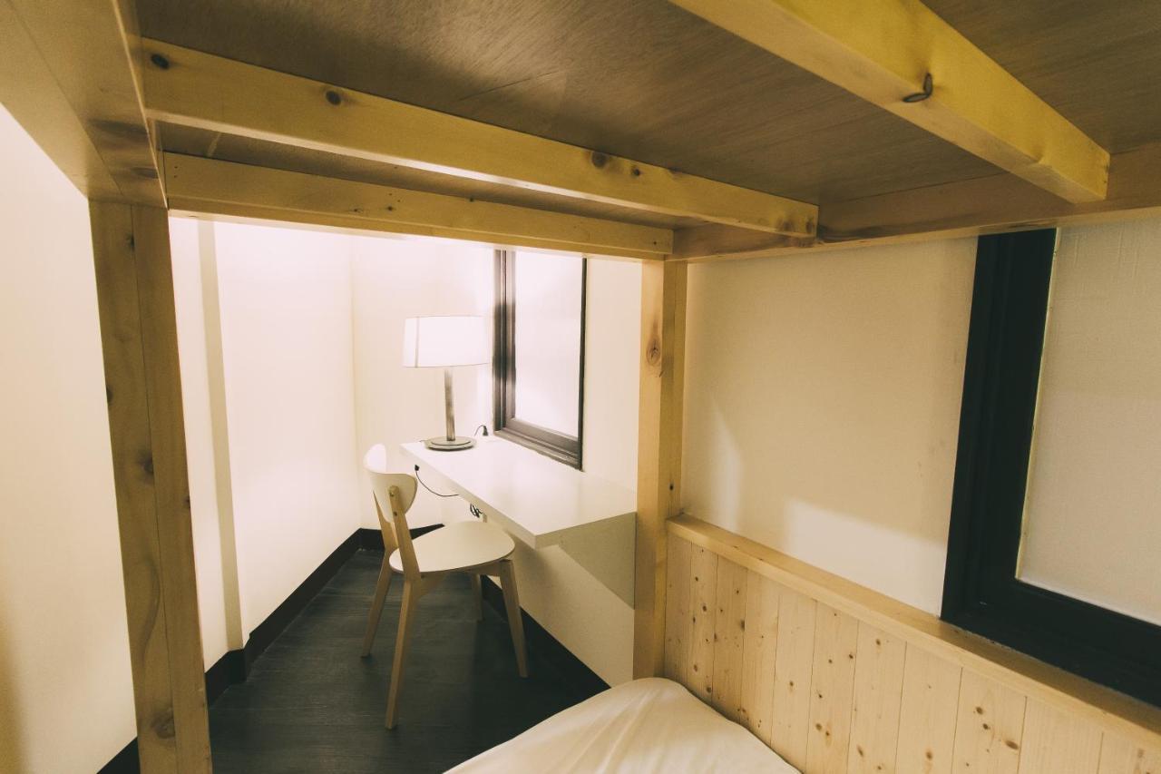阿信輕旅 Apartment Tainan Exterior photo