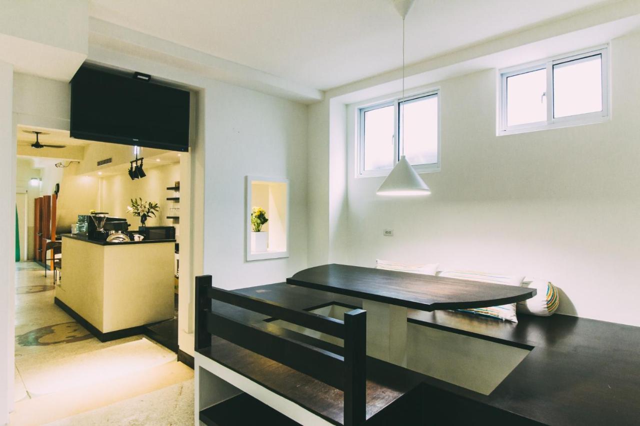 阿信輕旅 Apartment Tainan Exterior photo